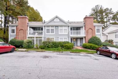 Main picture of 1308 Keys Lake Dr NE