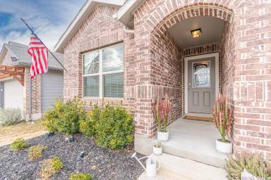 Main picture of 2569 McCrae