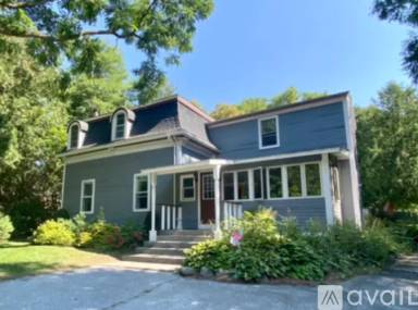 Main picture of 142 Congress St