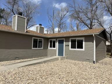 Main picture of 2456 E Willamette Ave