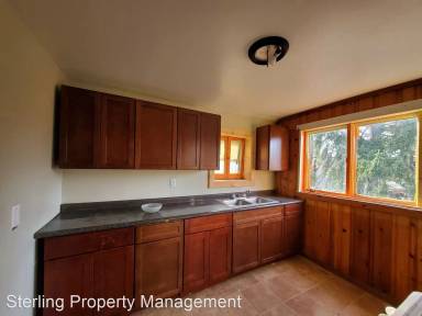 Main picture of 374 W 4th St