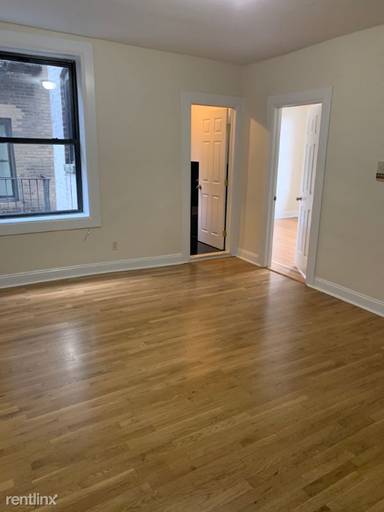 Main picture of 207 W 11th St