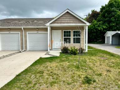 Main picture of 122 Park Ave