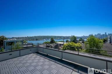 Main picture of 2121 Waverly Pl N