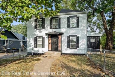 Main picture of 5345 Woodland Ave