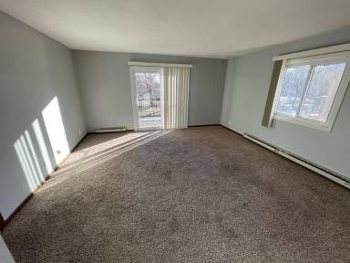 Main picture of 243 N 1st St