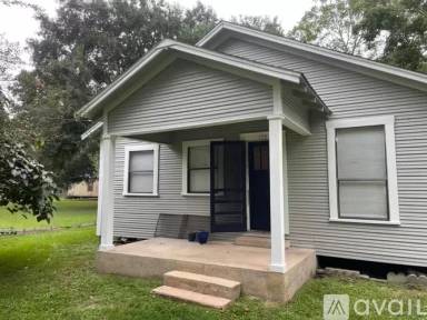 Main picture of 155 Hooks Rd
