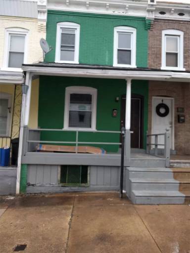 Main picture of 5925 N Beechwood St