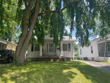 Main picture of 2240 S 10th St