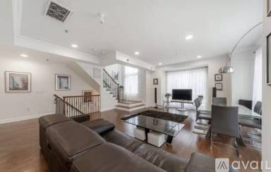 Main picture of 11 Washington Pl