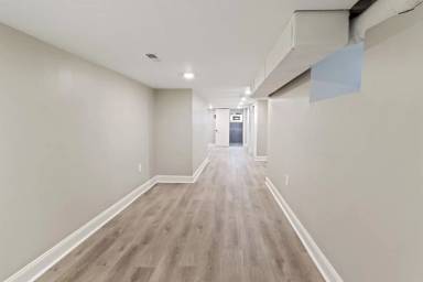 Main picture of 5938 N Beechwood St