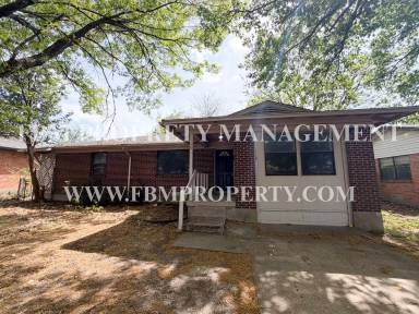 Main picture of 118 Brazos St