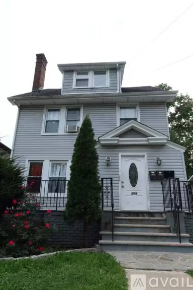 Main picture of 304 Weequahic Ave