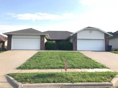 Main picture of 2417 W Deerfield St