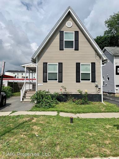 Main picture of 103 Upton St