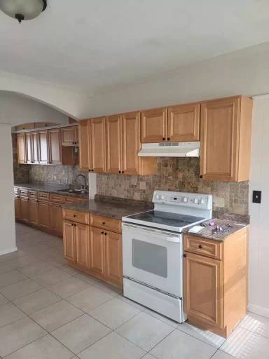 Main picture of 16 Wayland St