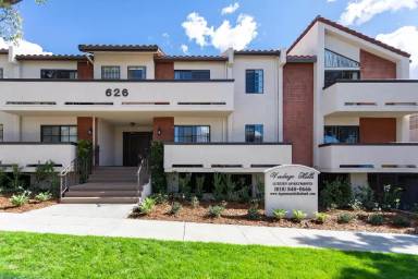 Main picture of 626 E Verdugo Ave
