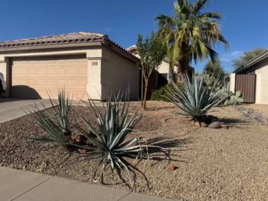 Main picture of 1800 E Countrywalk Ln