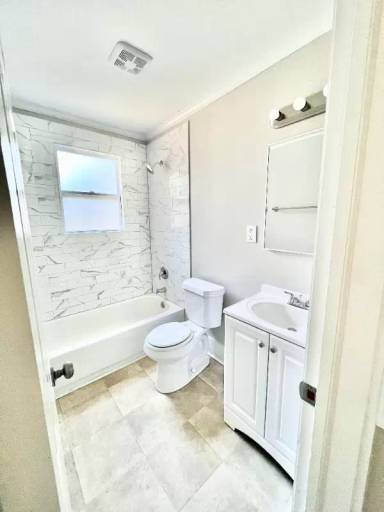 Main picture of 302 Cadillac St