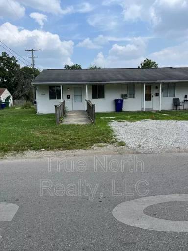 Main picture of 2582 Dresden St