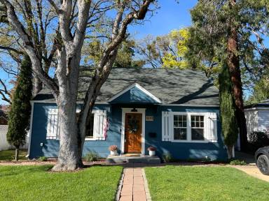 Main picture of 1619 E Main St