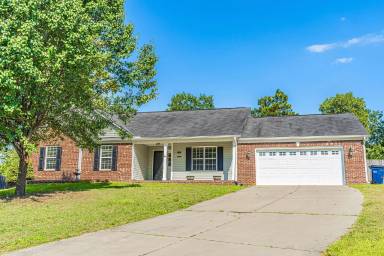 Main picture of 208 Autumn Ln