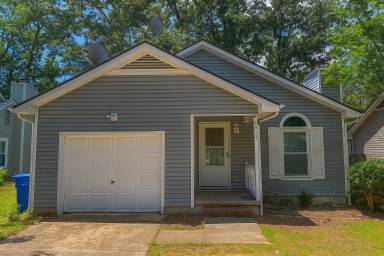 Main picture of 6682 Winchester St