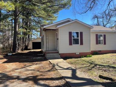 Main picture of 637 N 6th St