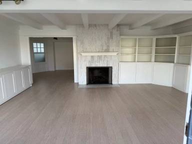 Main picture of 105 E Edgewater Ave
