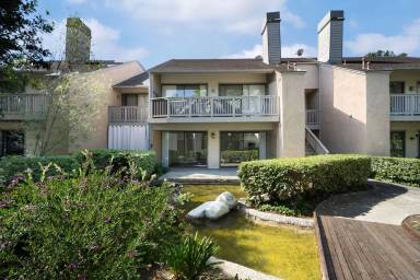 Main picture of 10561 Lakeside Dr S