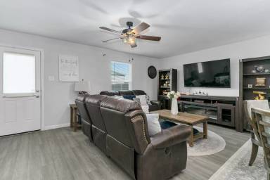 Main picture of 845 Sugartree Dr