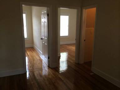 Main picture of 909 SW 5th Ave