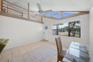 Main picture of 683 96th Ave N
