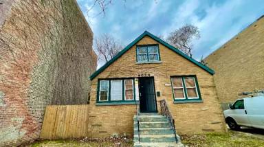 Main picture of 5944 S Michigan Ave