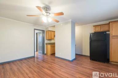 Main picture of 1505 W Lovers Ln