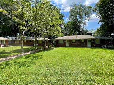 Main picture of 15 Neal Ct