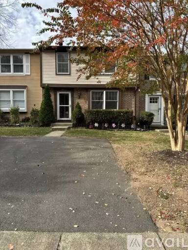 Main picture of 5826 Robins Nest Ln