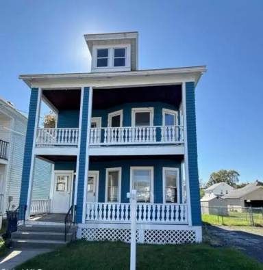 Main picture of 612 7th St