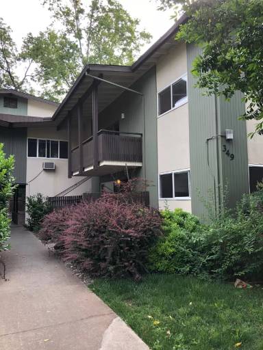 Main picture of 349 Oak St