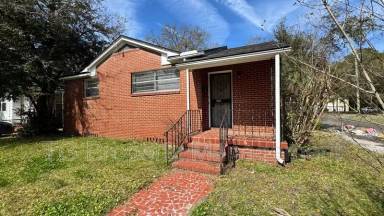 Main picture of 1567 W 11th St