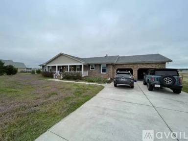 Main picture of 598 N Trotman Rd