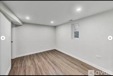 Main picture of 4952 W Augusta Blvd