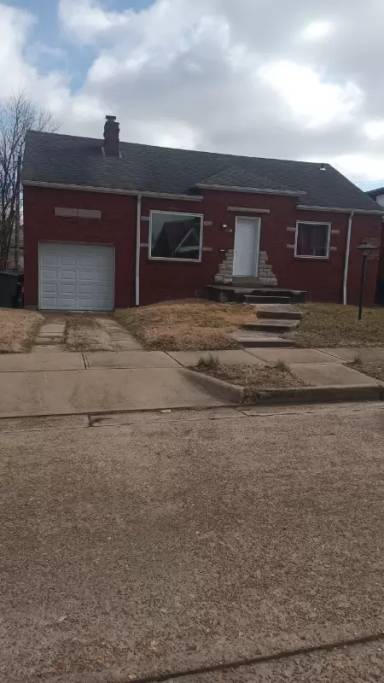 Main picture of 3320 York Ct