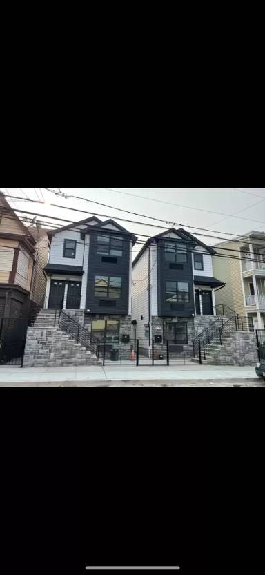 Main picture of 86 N 7th St