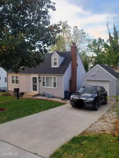 Main picture of 107 S Huron Dr