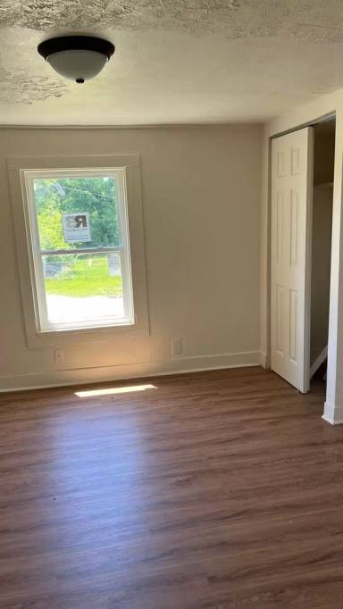 Main picture of 501 Fields St