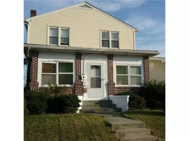 Main picture of 1701 E Greenleaf St