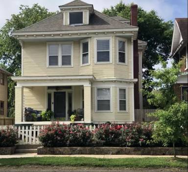 Main picture of 621 W Daisy L Gatson Bates Dr