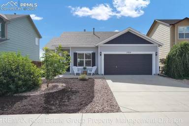 Main picture of 1924 Lillian Way