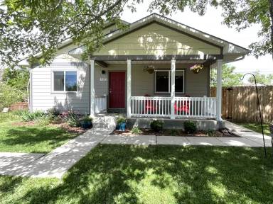 Main picture of 920 Mc Intyre St